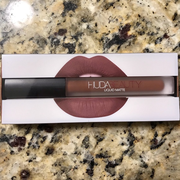 Huda beauty lipstick